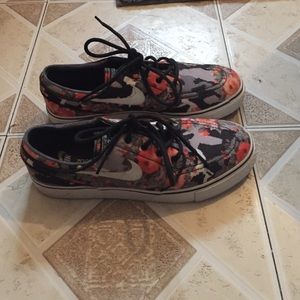 Floral Janoskis Nike
