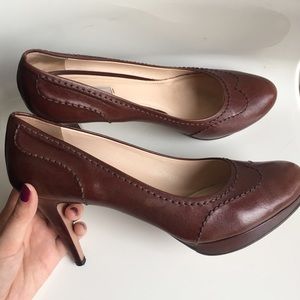 Authentic Prada brown leather Pumps