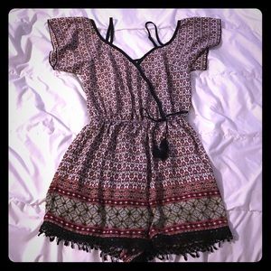 🎉FINAL PRICE! MUST GO!! 🎉Crossover top romper