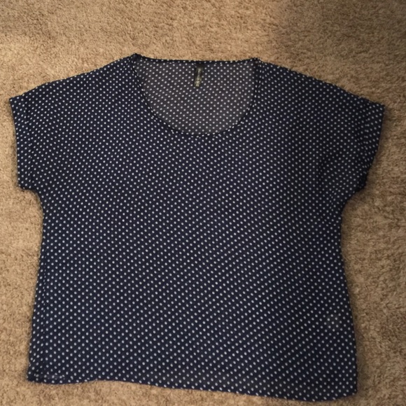 Sheer short sleeve top.