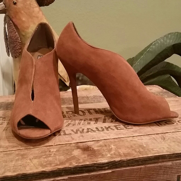 Lumiani Shoes - Lumiani Int'l Collection Suede Peep Toes, Size 11M