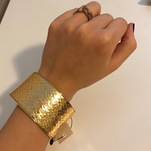 Gold bangle - Picture 3 of 3