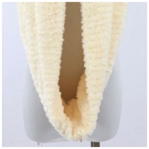 Cream Soft Plush Scarf - Picture 3 of 4
