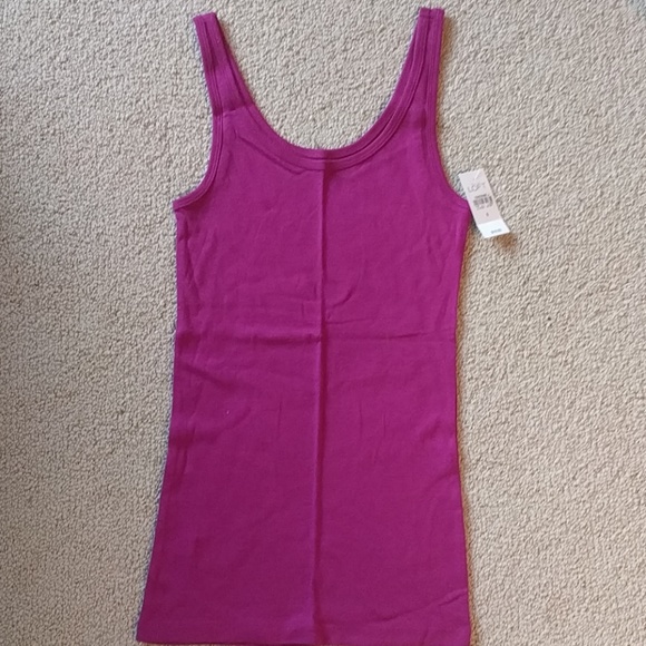 New bright pink tank