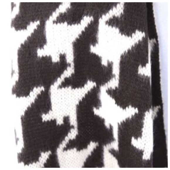 ‼️PRICE FIRM LAST CALL Houndstooth Scarf B11 - Picture 3 of 4