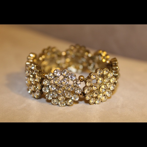 Beautiful and Sparkly Stretch Bracelet
