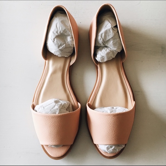 Perfect for Spring 🌸 Peep-toe D'orsays Flats