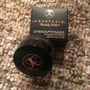 Anastasia Beverly Hills dip brow