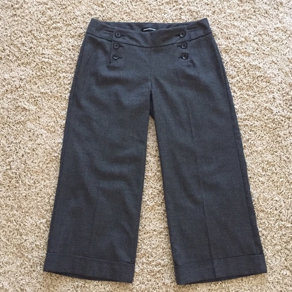 Express Design Studio Capris