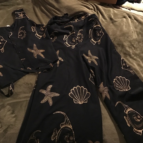 2 piece wrap around beach wear BLK & Gold