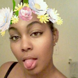 Meet your Posher, Malika