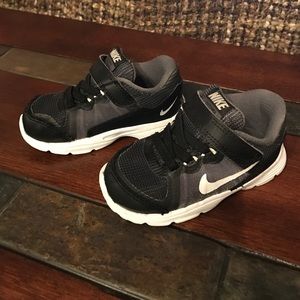 Nike toddler shoes