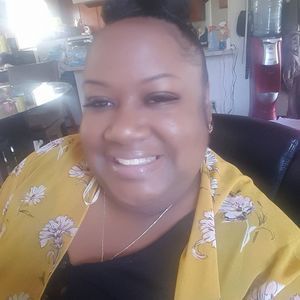 Meet your Posher, Danae