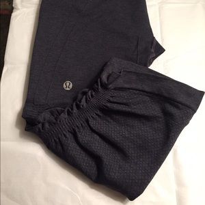Lululemon in the Flow Crop II compression pant