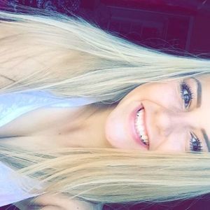 Meet your Posher, Chloe