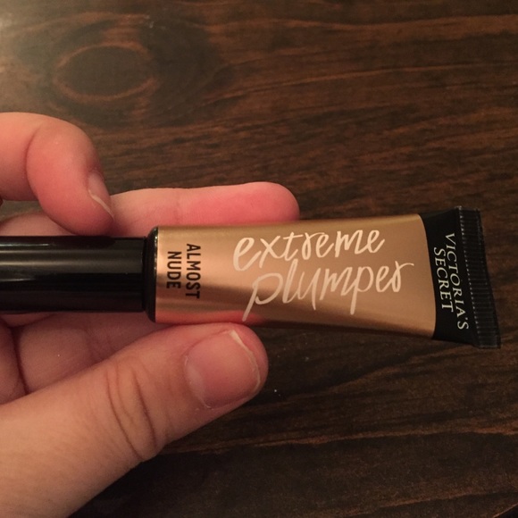 Victoria's Secret Extreme Plumper