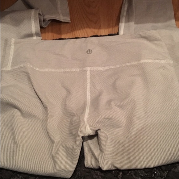 Lululemon 🍋 striped leggings, size 8 (fit 6)