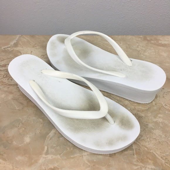 Old Navy Bundle of Thong Wedges - Picture 3 of 4