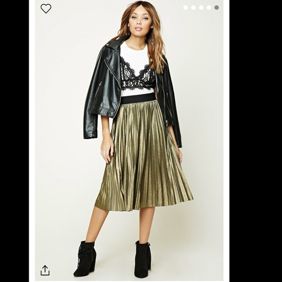 Metallic Knit Pleated Skirt