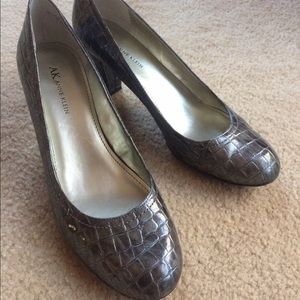 Women's Ann Klein metallic pumps sz 9.5