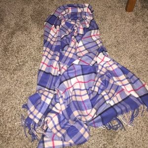 GAP PLAID SCARF BARELY WORN