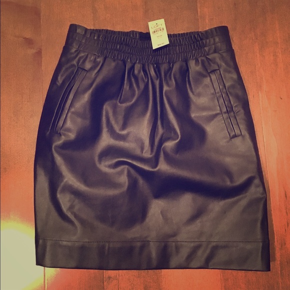 New Loft Petite XXS faux leather skirt