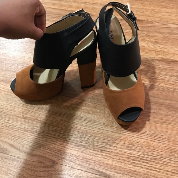 Brand new colorblock heels. Just Fab. - Picture 4 of 4
