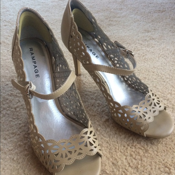 Women's cream open toe sandal heels sz 10