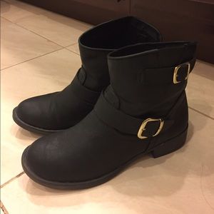 Report women's Juliee bootie