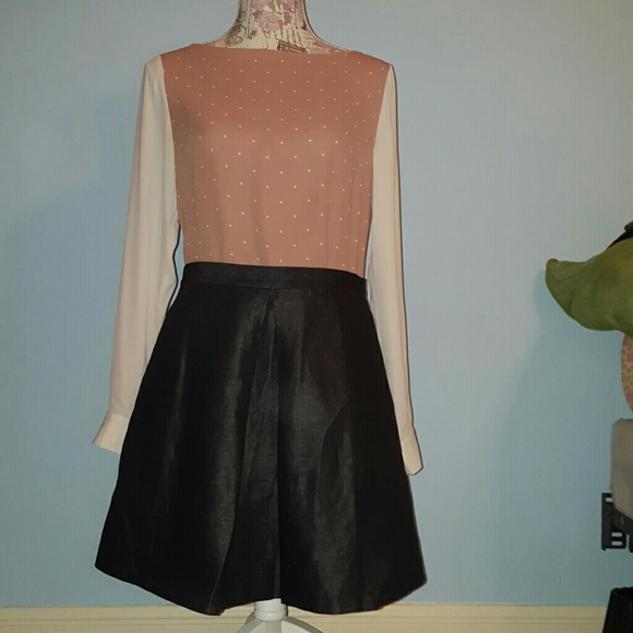 Black box pleat skirt.  POCKETS!