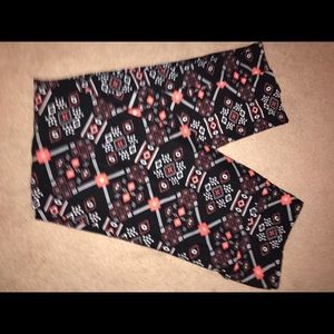 UNICORN LULAROE AZTEC PRINT TC LEGGINFS