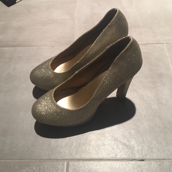 Mossimo Gold high heels