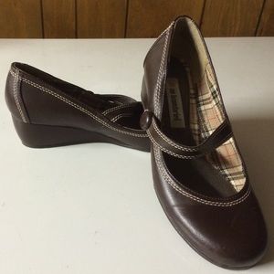 Brown dress shoes