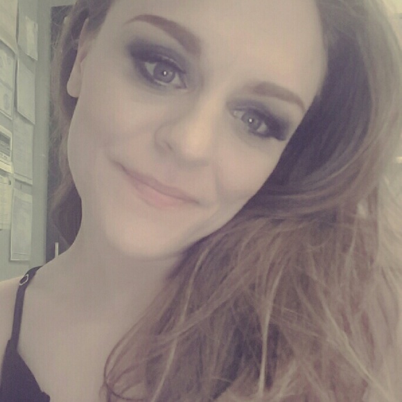 Meet your Posher, Kristen - Picture 1 of 1