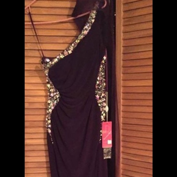 Purple gown with stones and thigh slit brand new - Picture 1 of 2