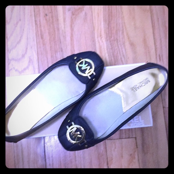 Michael Kors leather flats