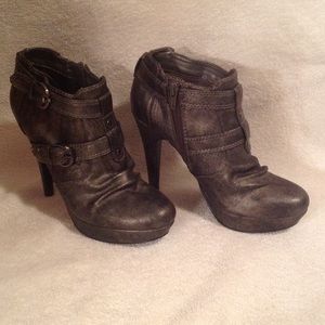 G by Guess boots, size 6 1/2, pewter
