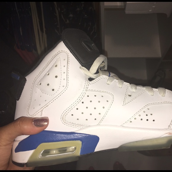 100% AUTHENTIC JORDAN RETRO 6 SIZE 6