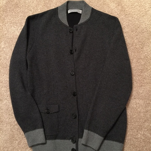 Neiman Marcus Mens Sweater---Gray