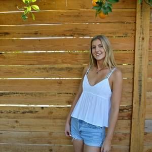 Meet your Posher, Lauren