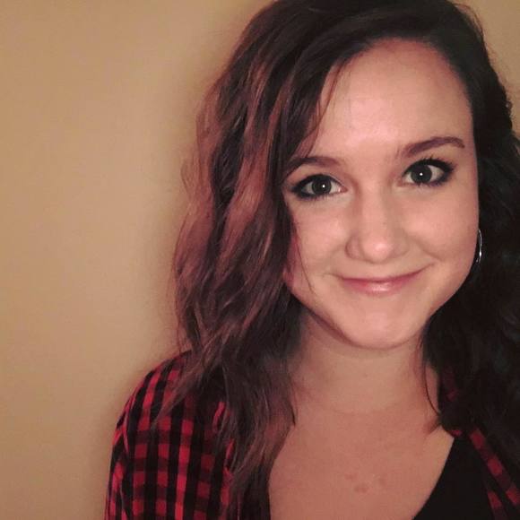 Meet the Posher Other - Meet your Posher, Laura