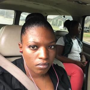 Meet your Posher, Monique