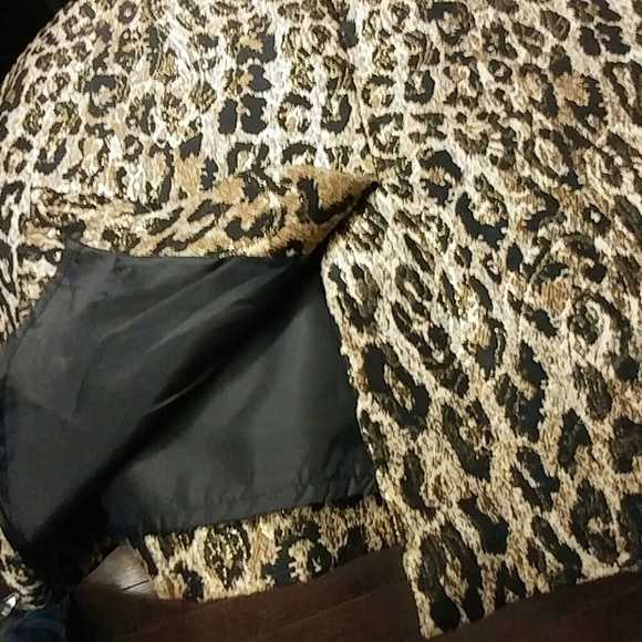 🔥SUNNY LEIGH 🔥LEOPARD PRINT METALLIC SKIRT - Picture 2 of 4
