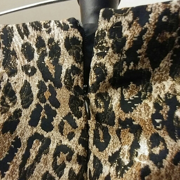 🔥SUNNY LEIGH 🔥LEOPARD PRINT METALLIC SKIRT - Picture 3 of 4