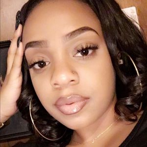 Meet your Posher, Laura-ashlie