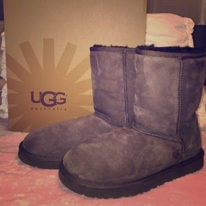 UGG Classic Short brown boots