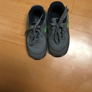 Toddler Boy size 8 Nike airmax