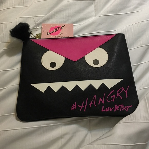 Betsey Johnson Handbags - 💥Brand new Betsey Johnson clutch bag