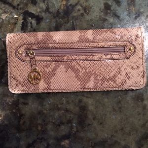 Michael Kors Clutch Wallet Wristlet