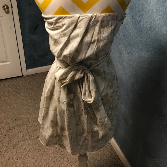 Express strapless floral tan neutral color dress - Picture 3 of 4